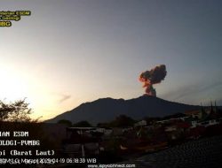 Gunung Marapi Erupsi, Kolom Abu Capai 1000 Meter