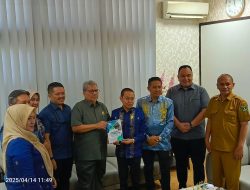 DPRD Sumbar Terima Laporan Monitoring Keterbukaan Informasi Publik 2024