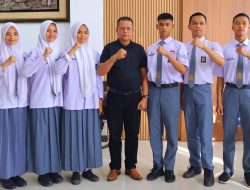 Enam Calon Pasukan Pengibar Bendera Pusaka (Paskibraka) Kota Payakumbuh Kunjungi Balaikota
