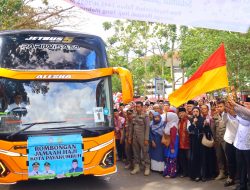 Elzadaswarman Lepas Jemaah Haji Kota Payakumbuh