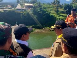 Kepala BNPB Tinjau Ruas Jalan  yang Putus Akibat Bencana di Kuliek