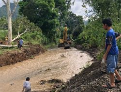 Tanggapi Keluhan Warga, Zaiful Imra Kerahkan Alat Berat untuk Normalisasi Batang Sandir
