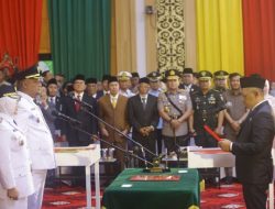 Afni – Syamsurizal Dilantik sebagai Bupati dan Wakil Bupati Siak
