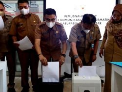 Dinas Kominfo Tanah Datar Lakukan Pemusnahan Arsip Perdana