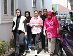 Anggota DPR Nafa Urbach dan Cindy Monica Kunker ke Kota Pariaman
