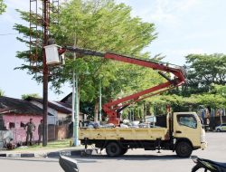 157 Tiang Baliho dan Reklame di Pariaman tak Berizin