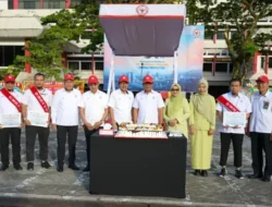 HUT ke-67, Semen Padang Apresiasi Karyawan Berprestasi dan Bagikan 100 Zak Semen untuk Masyarakat