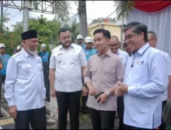 Wako Padang Dampingi Wapres Gibran Tinjau Penyaluran BSU