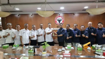 Pemko Pariaman Jajaki Kerjasama dengan PT Semen Padang dalam Pengolahan Sampah
