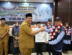 104 Jemaah Haji Kota Pariaman Tiba di Bandara Internasional Minangkabau
