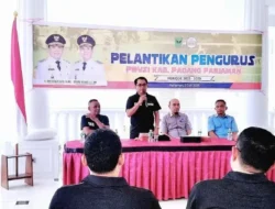 Bupati Jhon Kenedi Aziz Hadiri Pengukuhan Pengurus PBVSI Padang Pariaman