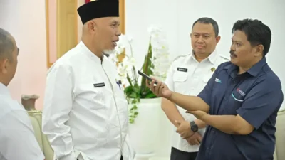 Gubernur Ajak Masyarakat Sumatera Barat Kibarkan Merah Putih dan Jaga Gotong Royong Sambut HUT Ke-80 RI