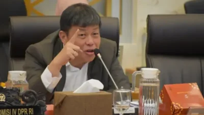 Alex Indra Lukman Minta SOP Pemadaman Karhutla Utamakan Keselamatan Petugas dan Masyarakat