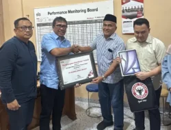 Distributor Dumai Indah Sejati Raih Terbaik I Penjualan Semen Padang 2024