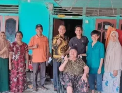 Baznas Sijunjung Serahkan Bantuan Kursi Roda untuk Warga Kurang Mampu