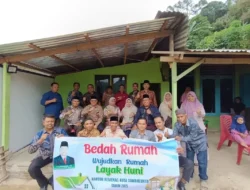Kemenag Sawahlunto Serahkan Rumah Layak Huni Program Berkah