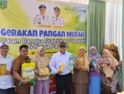 Warga Padang Panjang Serbu Pasar Murah 