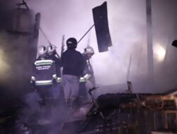 Dua Rumah Hangus Terbakar di Padang Panjang, Kerugian Capai Rp500 Juta