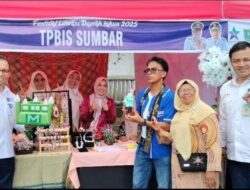 Di ajang Festival Literasi Daerah Dirkeu Bank Nagari Kunjungi Stand UMKM