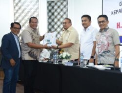 Walikota Pariaman Serahkan Proposal Pembangunan kepada Andre Rosiade