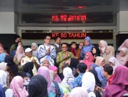 Bupati JKA Terharu Dapat Hasil Tani dari Tenaga Honorer