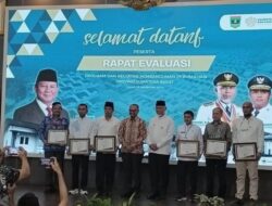 Agam Terima Penghargaan Daerah Terbaik  Penganggaran Bidang Perumahan 