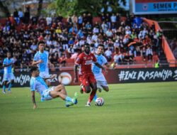 PSBS Biak Bungkam Semen Padang di Agus Salim