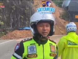Kelok 9 Sempat Tertimbun Longsor, Jalan Sumbar – Riau Sudah Bisa Dilewati