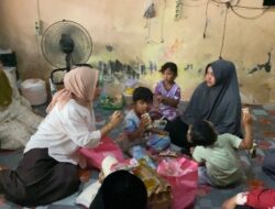 Ny. Nita Azis Sambangi Kediaman Yulidawati
