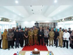 12 Pengurus DPC Aliansi Wartawan Indonesia Dikukuhkan