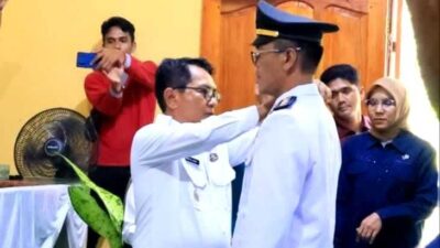 Bupati John Kenedi Aziz Kukuhkan Budi Sahputra Jadi Camat V Koto Timur