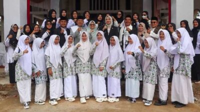 Bupati Annisa Dipercaya Jadi Inspektur Upacara Hari Santri 2025 di Ponpes Al Barokah Koto Padang