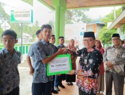 Kepala Kemenag Sawahlunto Beri Reward 33 Siswa Berprestasi dalam ajang OMI