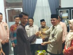 Kakan Kemenag Sawahlunto Beri Reward Pelajar MAN