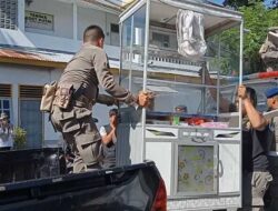 Satpol PP Padang Kembali Tertibkan Bangli di Cenderawasih