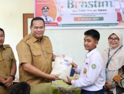  Anak Yatim di Pariaman Terima Bantuan Beras Yayasan ASB