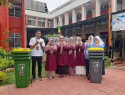 Masjid Raya dan SMP Semen Padang School Terima Tong Sampah Terpilah, Pengurus: Fasilitas Ini Sangat Dibutuhkan