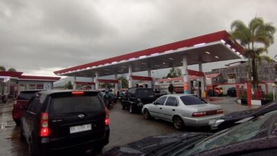 Akses Bukittinggi Lumpuh Total, Kelangkaan BBM Mulai Mengancam