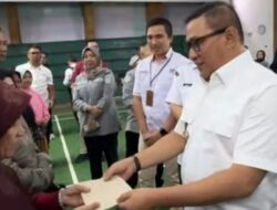 Walikota Bukittinggi Salurkan BLTS Kesra kepada 3.581 KPM