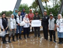Tanggap Darurat! BRI Perkuat Evakuasi dengan Bantuan Perahu Karet ke BPBD Padang