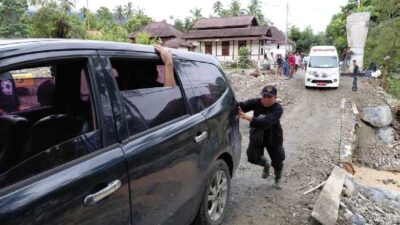 Jembatan Darurat Jorong Bancah - Nagari Sungai Batang Sudah Dapat Dilalui Kendaraan