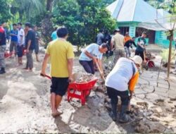 ASN Pemko Pariaman Ikut Bantu Bersihkan Rumah Warga Terdampak Bencana