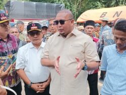Andre Rosiade Bantu Padang Pariaman 2.500 Paket Sembako