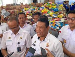Bantuan Banjir Bandang Sumbar dari Kemenimipas Mendarat di Teluk Bayur