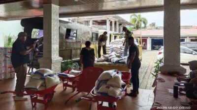 Pendistribusian Bantuan Bagi Korban Bencana di Padang Terus Dilakukan dari Posko Utama