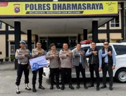 BRI Serahkan Ambulans untuk Perkuat Layanan Darurat Polres Dharmasraya