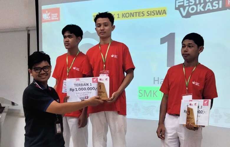 Guru dan Siswa SMKN 1 Baso Agam Maju ke Tingkat Nasional di Festival Vokasi Satu Hati