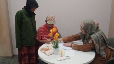Korban Banjir di Padang Terima Dana Tunggu Hunian