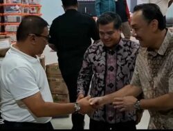 Wako Ramlan Pimpin Penyaluran Bantuan ke Salareh Aia Palembayan