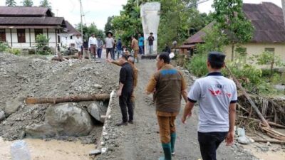 Deputi Kemenko Bidang Infrastruktur Tinjau Kerusakan Infrastruktur di Agam